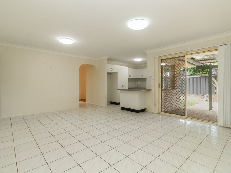 22 Fromelles Court, Regents Park QLD 4118