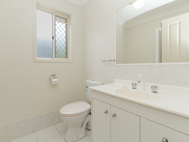 22 Fromelles Court, Regents Park QLD 4118