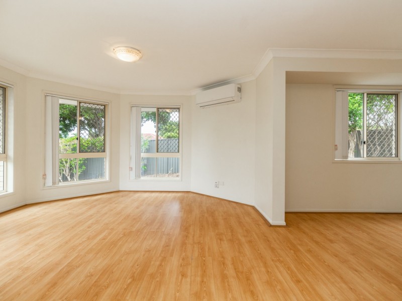 22 Fromelles Court, Regents Park QLD 4118