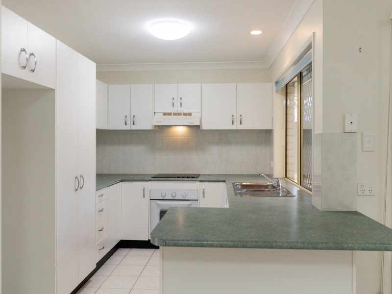 22 Fromelles Court, Regents Park QLD 4118