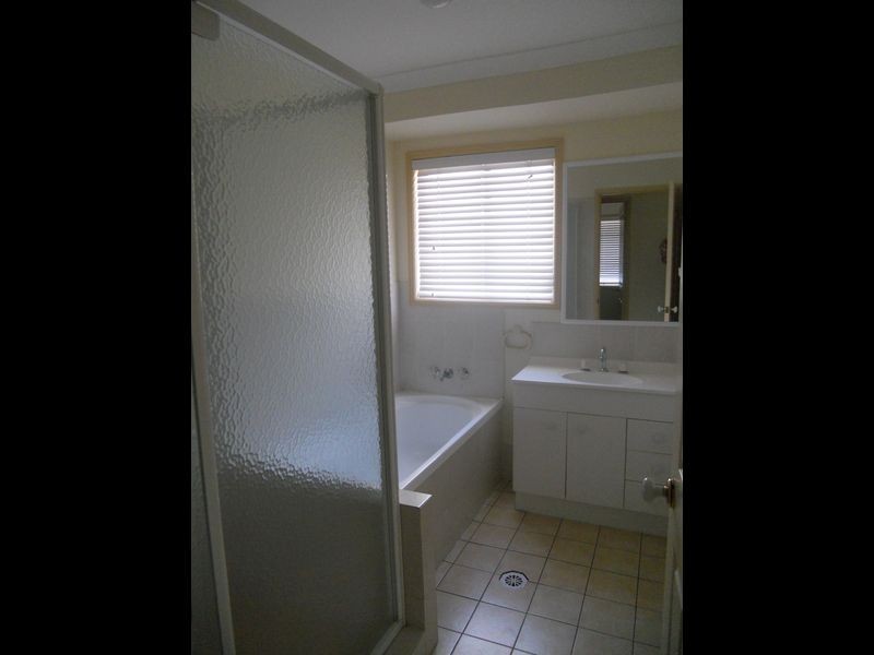 8 Craig Street, Crestmead QLD 4132