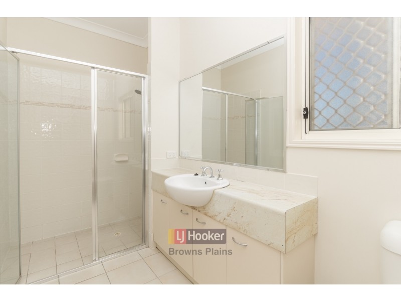 73 Grove Road, Edens Landing QLD 4207