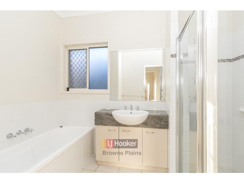 73 Grove Road, Edens Landing QLD 4207