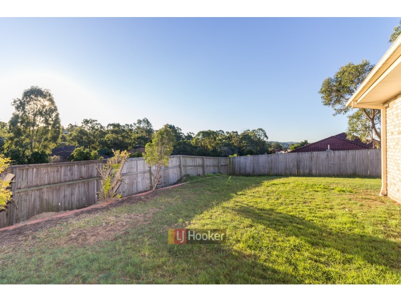73 Grove Road, Edens Landing QLD 4207