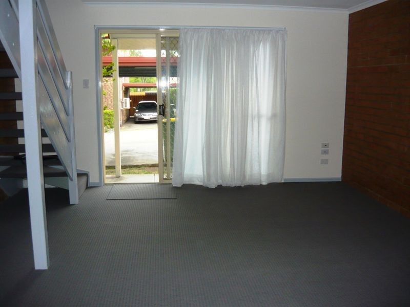 16/3 Costata Street, Hillcrest QLD 4118