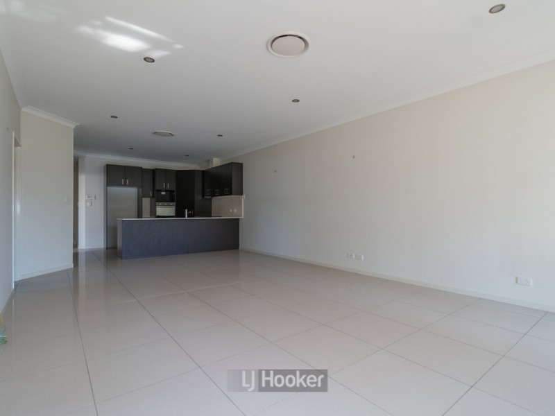 2/13 Owens Crescent, Regents Park QLD 4118