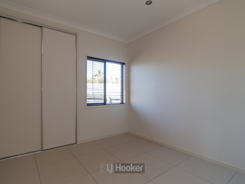 2/13 Owens Crescent, Regents Park QLD 4118