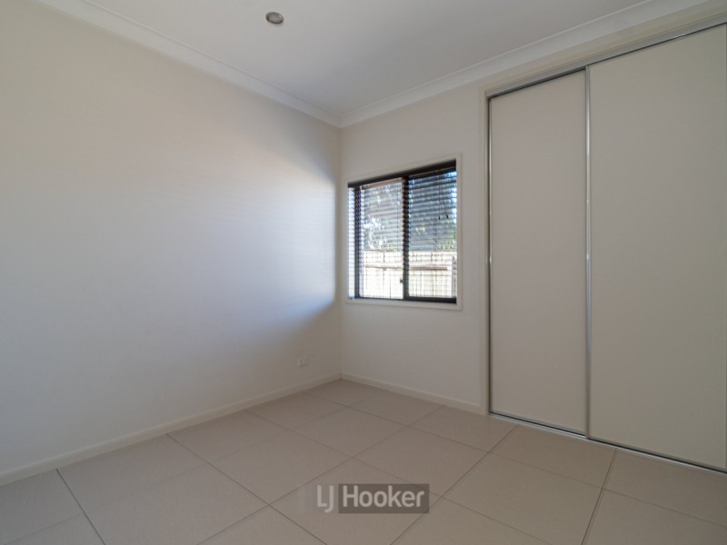 2/13 Owens Crescent, Regents Park QLD 4118