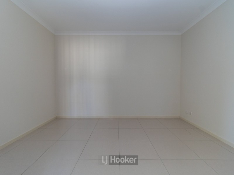 2/13 Owens Crescent, Regents Park QLD 4118