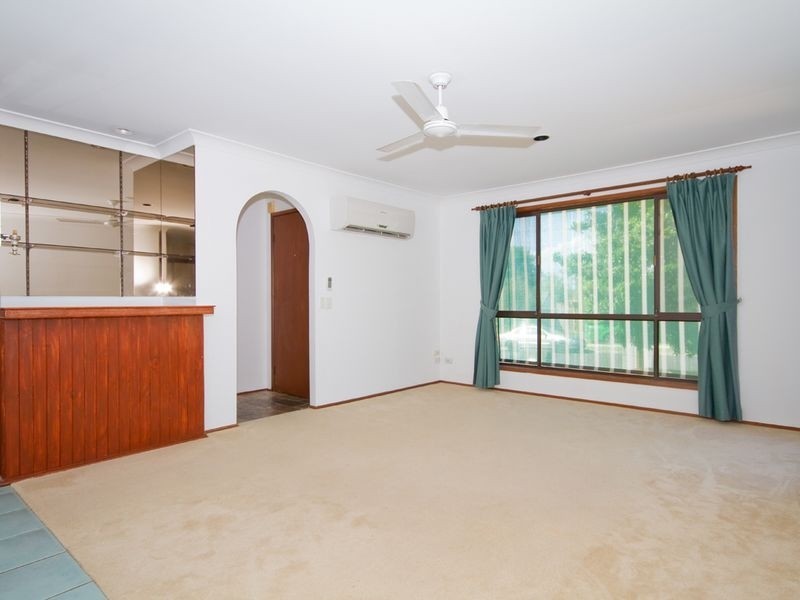 5 Bottlebrush Drive, Regents Park QLD 4118