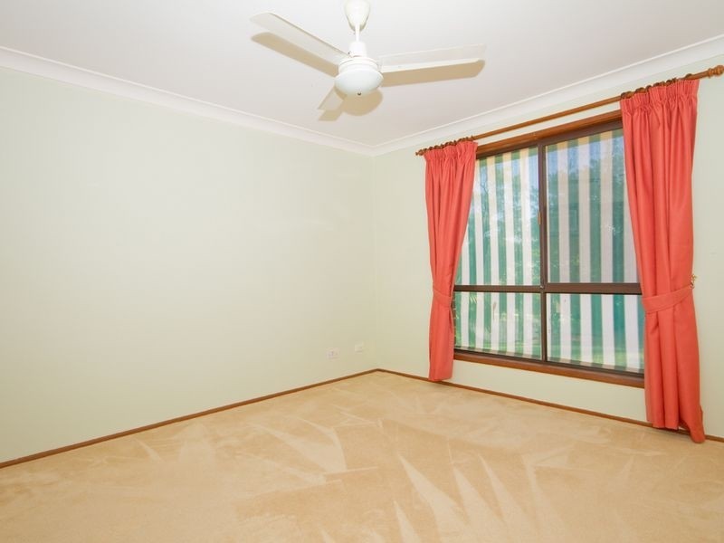 5 Bottlebrush Drive, Regents Park QLD 4118