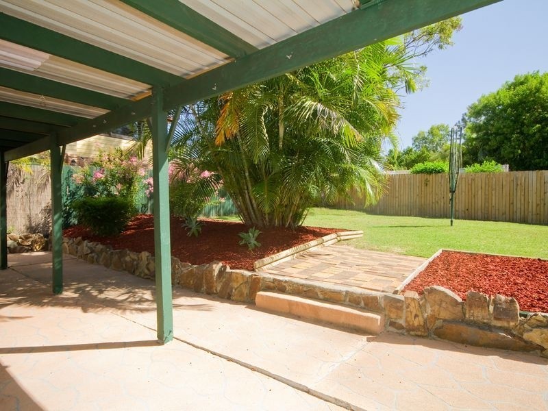 5 Bottlebrush Drive, Regents Park QLD 4118