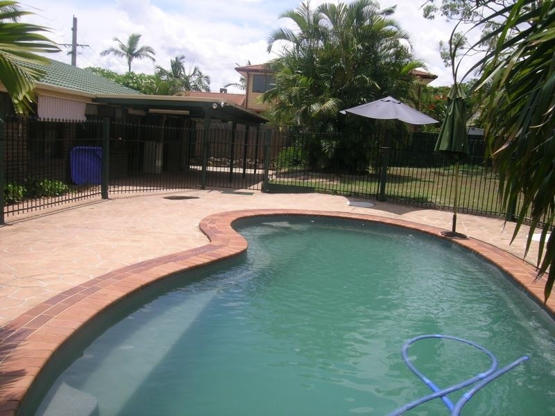 5 Bottlebrush Drive, Regents Park QLD 4118
