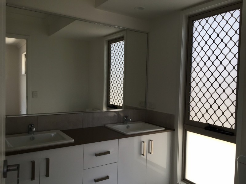 15A Wollumbin Crescent, Waterford West QLD 4133