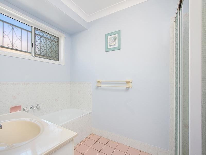 3 Fenwood Close, Boronia Heights QLD 4124