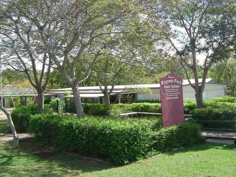 3 Fenwood Close, Boronia Heights QLD 4124