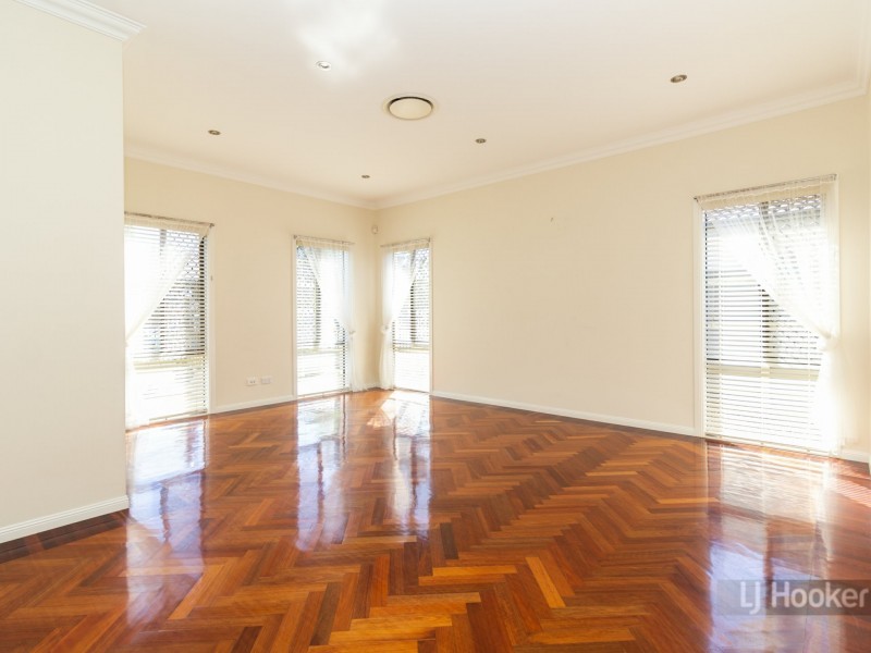 24 Maryland Drive, Regents Park QLD 4118
