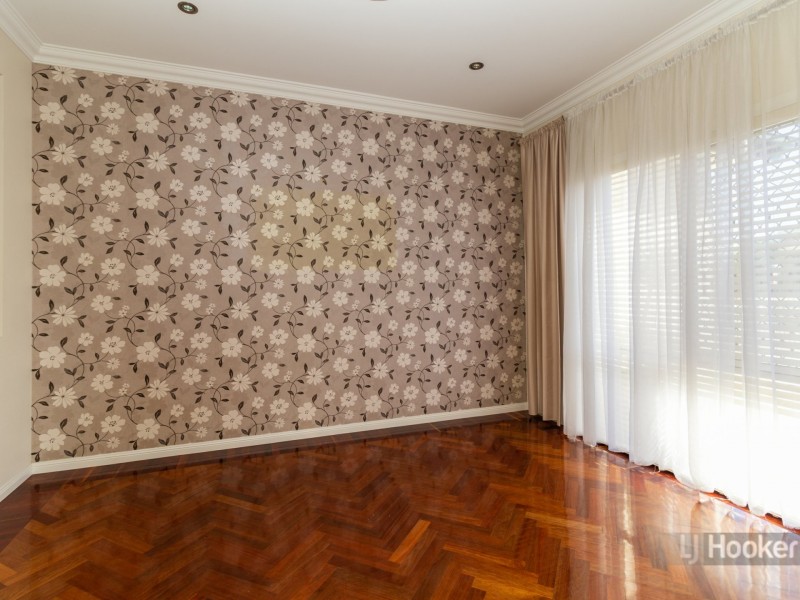 24 Maryland Drive, Regents Park QLD 4118