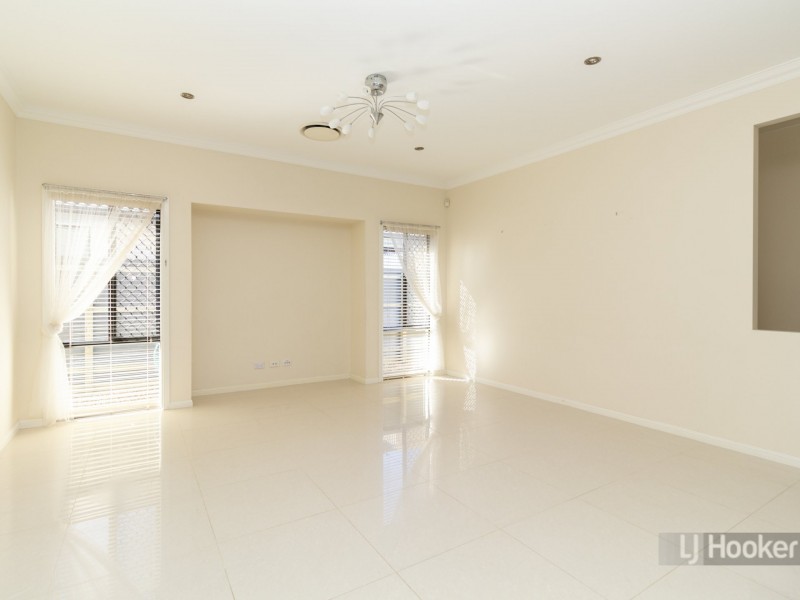 24 Maryland Drive, Regents Park QLD 4118