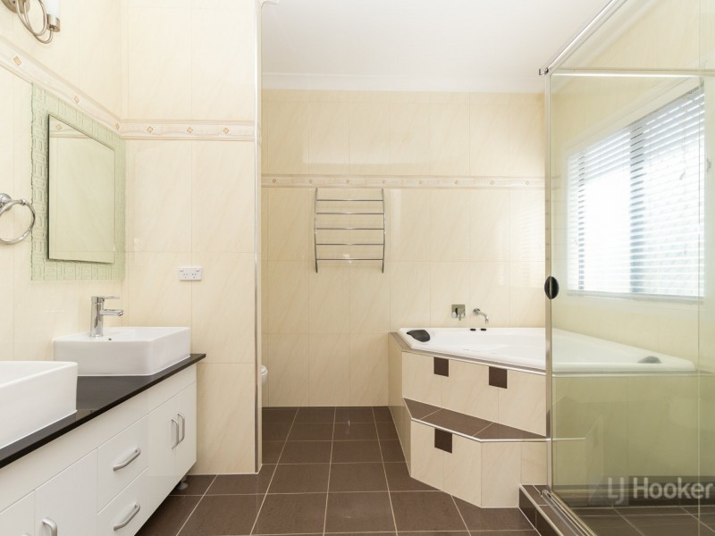 24 Maryland Drive, Regents Park QLD 4118