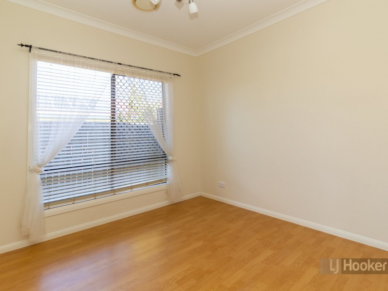 24 Maryland Drive, Regents Park QLD 4118