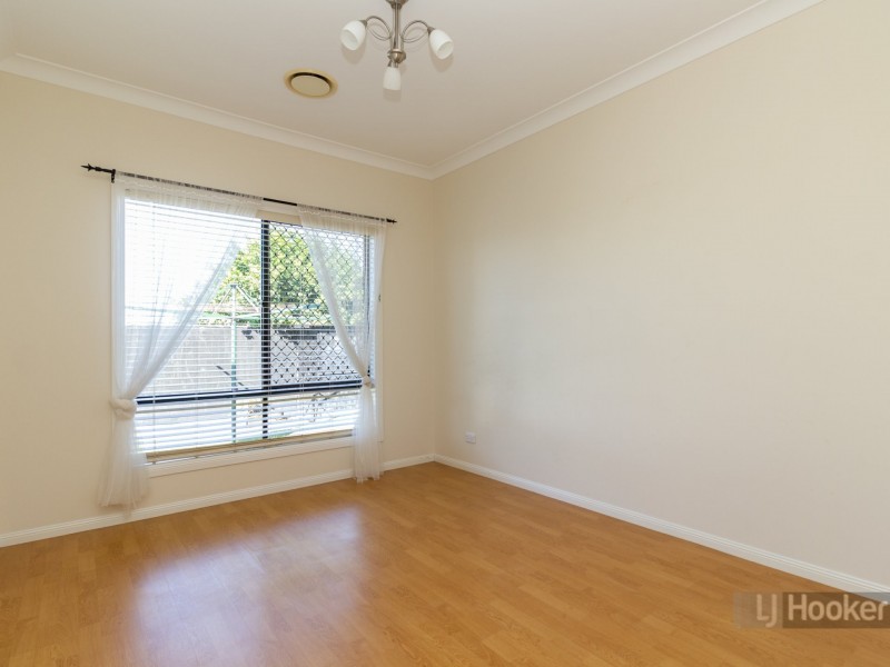 24 Maryland Drive, Regents Park QLD 4118