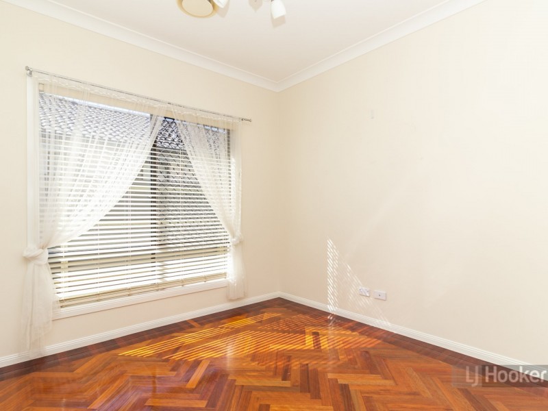 24 Maryland Drive, Regents Park QLD 4118