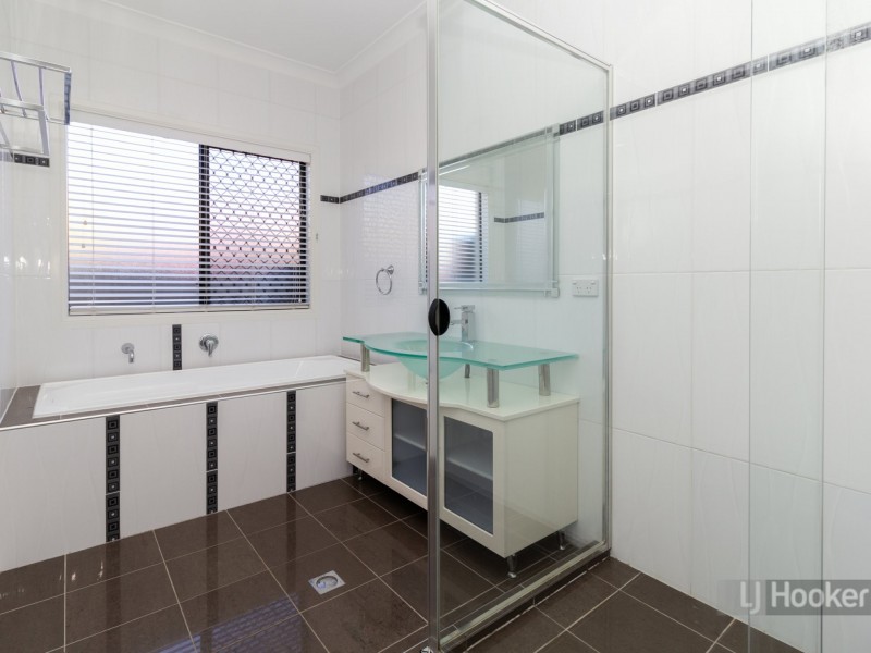 24 Maryland Drive, Regents Park QLD 4118