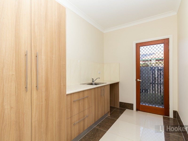 24 Maryland Drive, Regents Park QLD 4118
