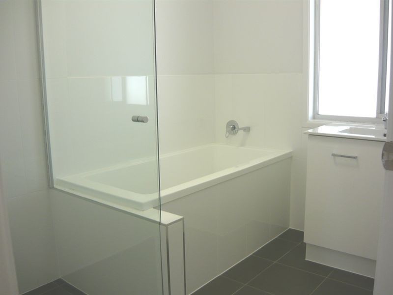 18 Pinelands Street, Loganlea QLD 4131