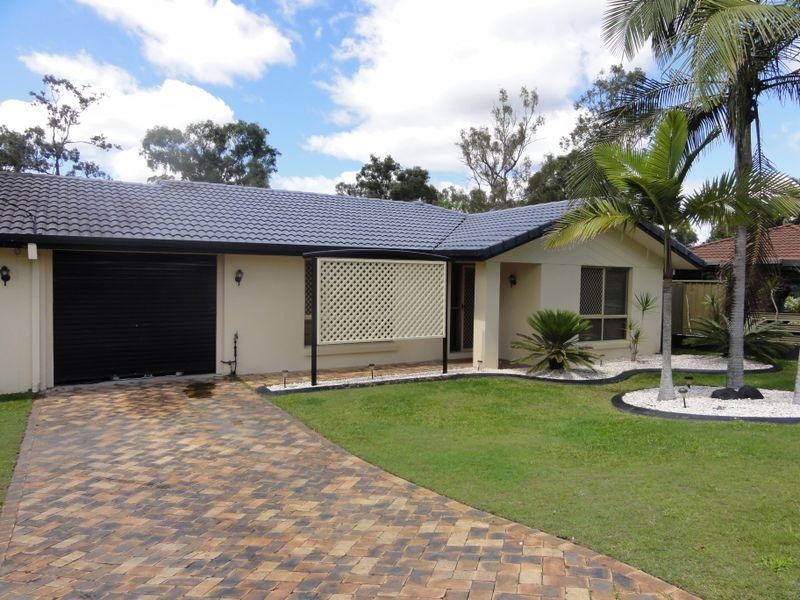 17 Bennett Drive, Regents Park QLD 4118