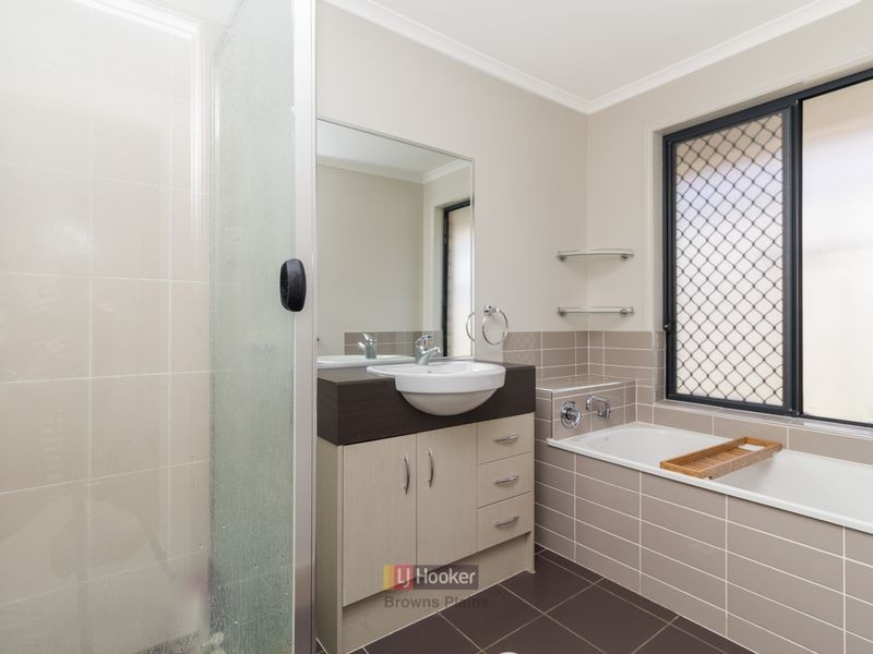 25 Marigold Avenue, Regents Park QLD 4118