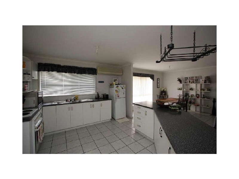 23 Gumview Close, Regents Park QLD 4118