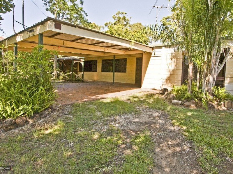 14 Pine Street, Hillcrest QLD 4118