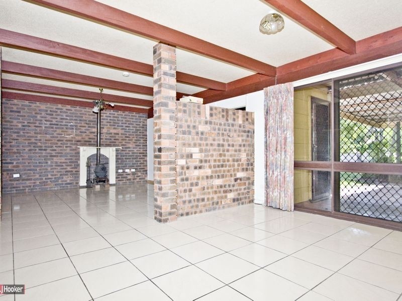 14 Pine Street, Hillcrest QLD 4118