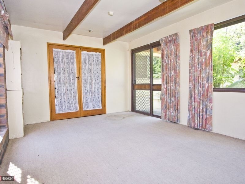 14 Pine Street, Hillcrest QLD 4118