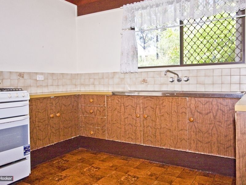 14 Pine Street, Hillcrest QLD 4118