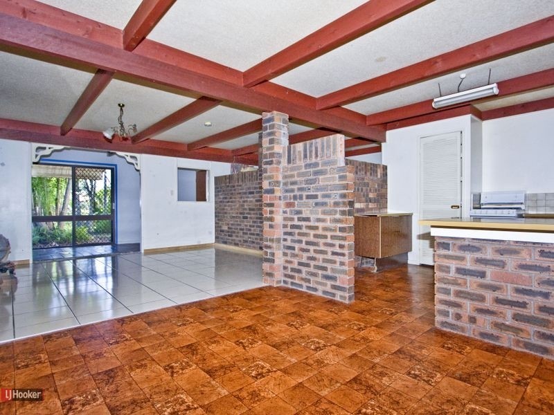 14 Pine Street, Hillcrest QLD 4118