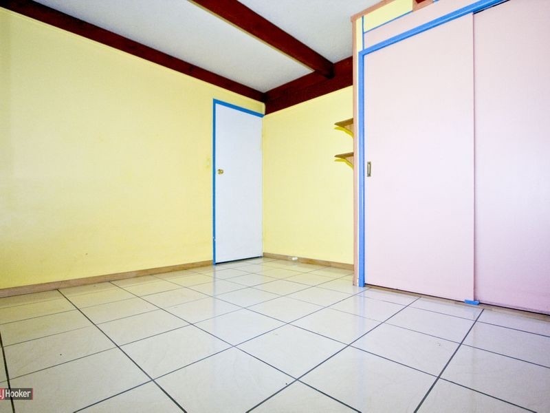 14 Pine Street, Hillcrest QLD 4118