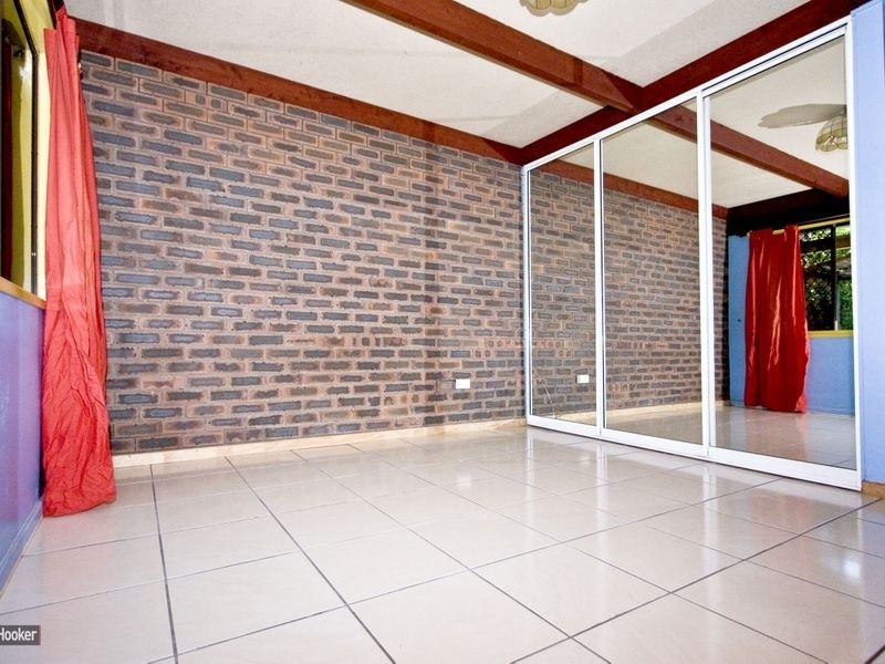 14 Pine Street, Hillcrest QLD 4118