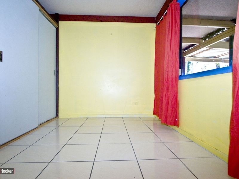 14 Pine Street, Hillcrest QLD 4118