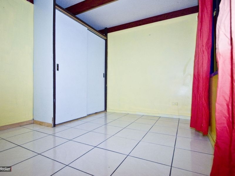 14 Pine Street, Hillcrest QLD 4118