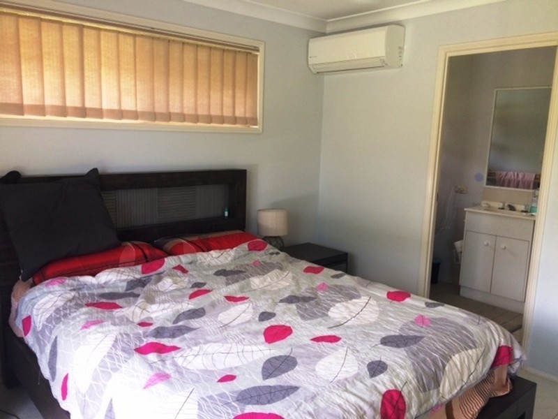 25 Moneghetti Place, Calamvale QLD 4116