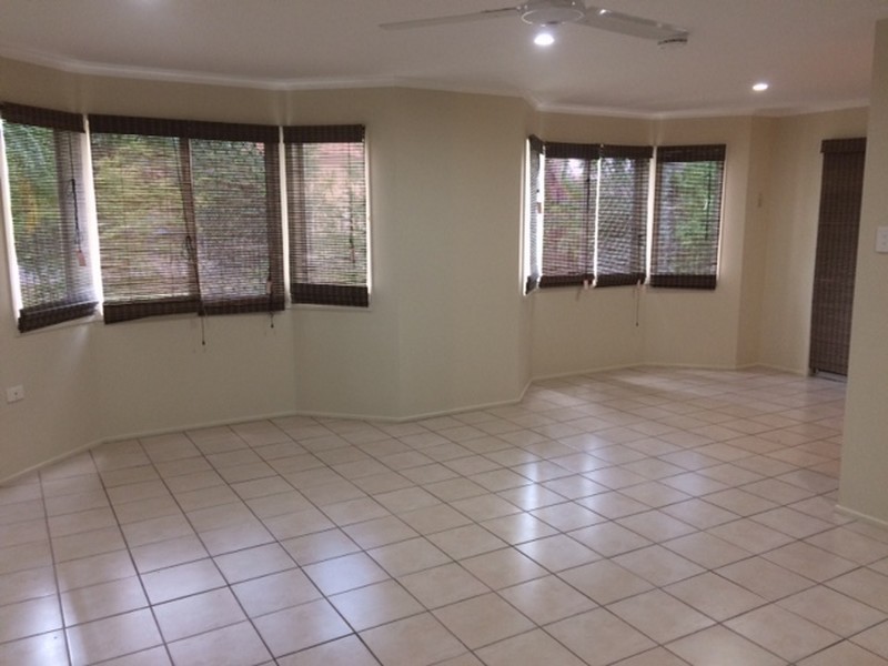 34 Bywater Street, Hillcrest QLD 4118