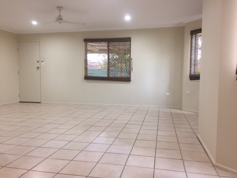 34 Bywater Street, Hillcrest QLD 4118