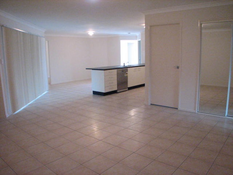 11 Lahore Street, Crestmead QLD 4132