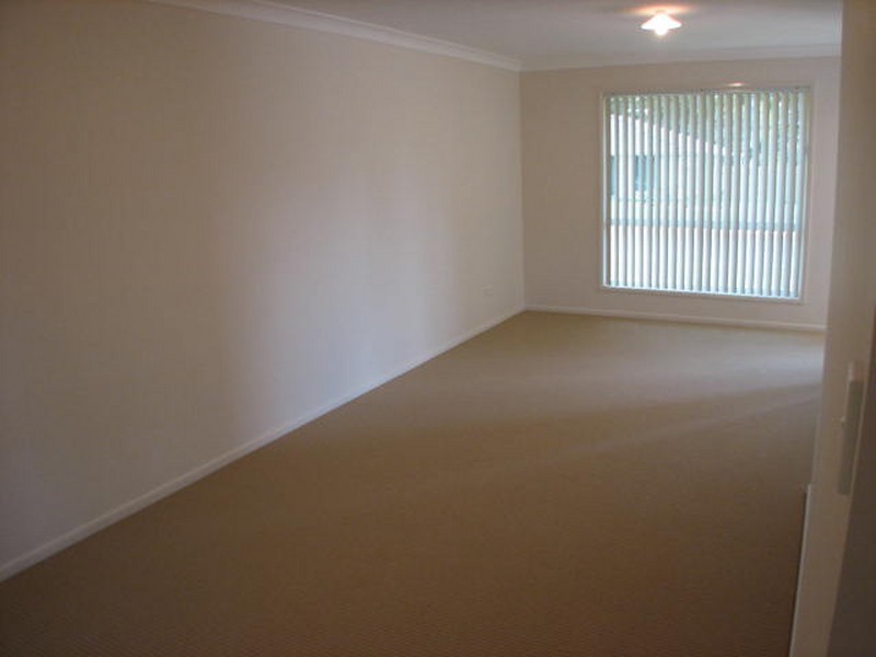 11 Lahore Street, Crestmead QLD 4132