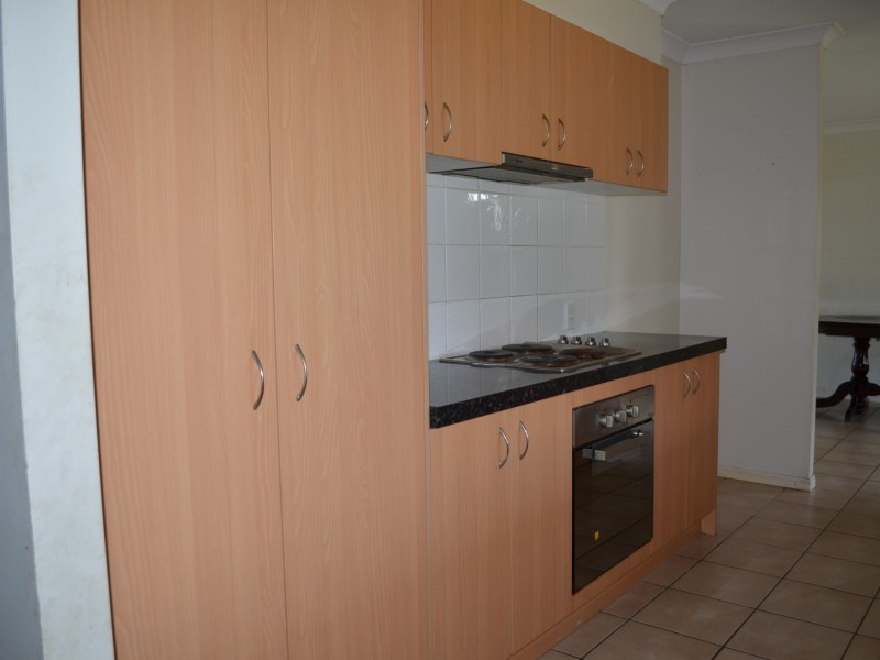 27 Lockyer Place, Crestmead QLD 4132