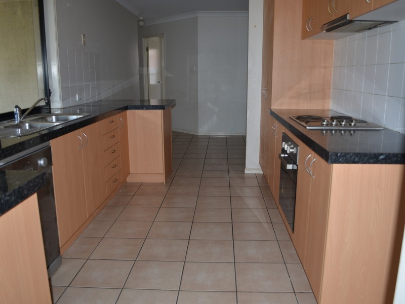 27 Lockyer Place, Crestmead QLD 4132