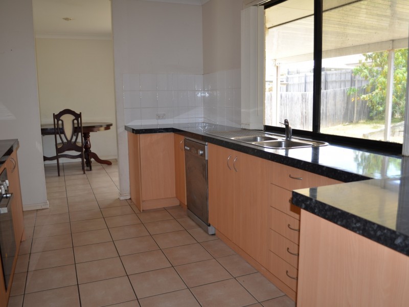 27 Lockyer Place, Crestmead QLD 4132